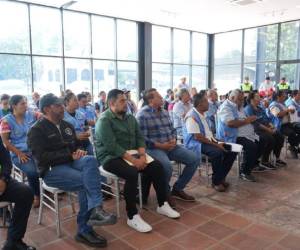 Uno de los principales puntos del acuerdo es garantizar que las aceras permanezcan libres para el paso de los peatones, por lo que los vendedores deberán limitar su actividad a las áreas autorizadas.