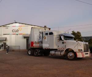 Autoridades del Consejo Nacional Electoral (CNE) anunciaron que desde este martes -18 de noviembre- se comenzó a movilizar material electoral hacia las bodegas designadas para el inicio del proceso de distribución, que está programado para el jueves 20 de noviembre.