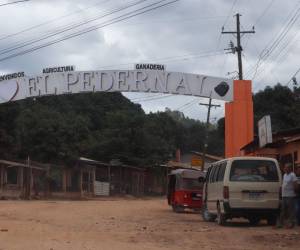 El Pedernal está ubicado en el municipio de El Porvenir, Francisco Morazán. La comunidad se ha desarrollado gracias al apoyo de los migrantes en el extranjero.