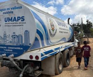 La primera jornada de abastecimiento, por ejemplo, dejó al menos 13,000 galones de agua potable distribuidos en el sector F de la colonia Los Pinos.