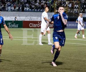 Los jugadores de la selección de Honduras ya realizan trabajos de calentamiento.