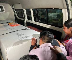El cuerpo de la migrante guatemalteca María Florinda Ríos Pérez, de 32 años, asesinada de un disparo en la cabeza en Estados Unidos a principios de mes después de que se acercara por error a limpiar una casa, llegó el pasado domingo a Guatemala, donde será enterrada este martes -25 de noviembre-.