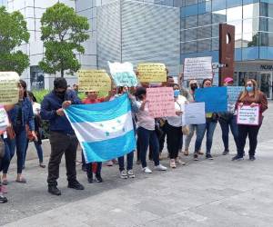 Los docentes indicaron que realizarán paro de brazos caídos a nivel nacional ante el incumplimiento del pago del reajuste salarial.
