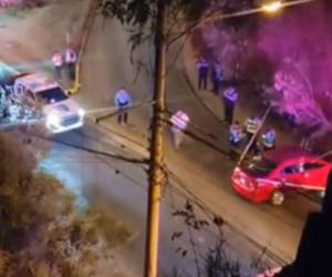 La noche del pasado lunes 11 de mayo, se registró un fatal accidente vehicular en las cercanías de la Residencial Honduras, específicamente en la calle que conecta hacia el bulevar Centroamérica, dejando un saldo de una persona muerta y tres heridas. A continuación los detalles.
