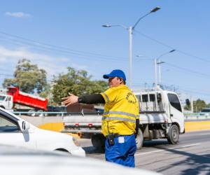 Con 60 agentes desplegados, el plan busca desvíos estratégicos, control de semáforos y atención inmediata a accidentes para mejorar la movilidad urbana.