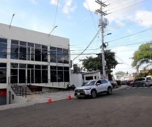 En la sede del Partido Libertad y Refundación (Libre) ya casi no hay presencia de su militancia, derivado de la derrota en las elecciones.