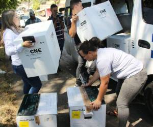 Autoridades del CNE reprogramaron la licitación para incorporar GPS en las maletas electorales.