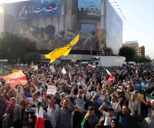 Durante las protestas se han coreado consignas a favor de la restauración de la monarquía Pahlaví, derrocada en 1979 durante la Revolución Islámica, así como gritos de “muerte al dictador”.