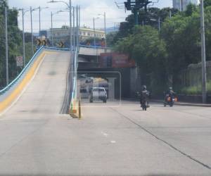 Este lunes las calles de Tegucigalpa y Comayagüela comenzaron a verse un tanto desoladas, de cara al inicio del feriado de la Semana Morazánica de este 2026. Vea más fotografías de cómo luce la capital a continuación.