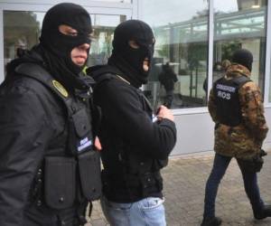La víctima logró escapar y alertar a la Policía tras permanecer retenida durante varios días en Roma.