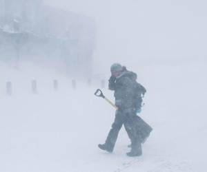 Las autoridades instan a la población de las zonas de riesgo a estar listos para abandonar sus hogares de inmediato.