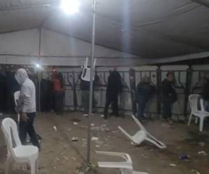 La guerra campal se ha producido durante varios días, frente y dentro de las instalaciones del Instituto Nacional de Formación Profesional (Infop), dónde funciona el Centro de Logística Electoral (CLE).