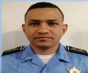 El inspector de la Policía Nacional (PN), Fredy Adrián Contreras Zelaya, perdió la vida la mañana de este martes —18 de noviembre— tras ser brutalmente atacado en una patrulla por desconocidos.