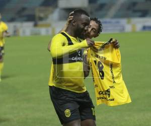 Imágenes del desarrollo del partido.