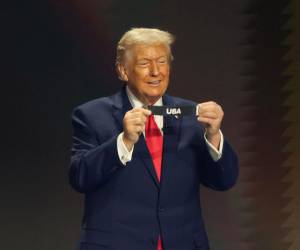 Donald Trump fue aplaudido por sus pasos de baile.