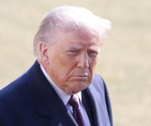 Trump afirmó que tomará el control del estrecho de Ormuz.