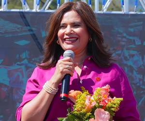 Rixi Moncada es la candidata presidencial de Libertad y Refundación (Libre).