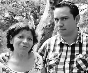 Las autoridades mexicanas ofrecen una recompensa de 350,000 pesos para quien tenga información sobre el paradero de Jaime Toral, influencer acusado de retener contra su volumtad a una señora que se volvió viral en redes sociales bajo el apodo de Doña Lety. El caso ha estremecido a México.