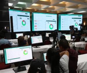 El CNE ha enfrentado varios problemas en la transmisión de resultados.