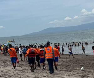 Miles de turistas han abarrotado las playas de la zona sur del país.