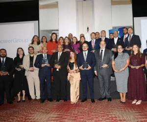 Un grupo de empresario llegaron hasta la capital hondureña para ser reconocidos por su liderazgo y dedicación por Honduras.