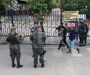 La madrugada de este miércoles se registró un enfrentamiento por parte del partido Libertad y Refundación (Libre) en las afueras del centro electoral del escrutinio especial. Horas tempranas del mismo día todo se mantiene con tranquilidad.