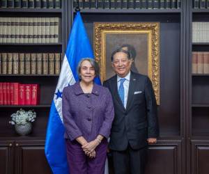 El Gobierno de Honduras, a través de la Cancillería, juramentó a tres nuevos embajadores con el objetivo de fortalecer las relaciones bilaterales con distintos países.