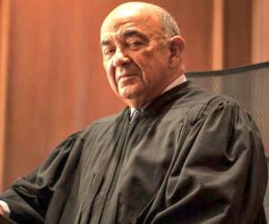 El juez federal Alvin K. Hellerstein, de 92 años, llevará el proceso contra el presidente venezolano, Nicolás Maduro, acusado de narcoterrorismo y tráfico de cocaína, y su esposa, Cilia Flores, incluida por primera vez en la acusación por su presunta participación en la coordinación de la red.