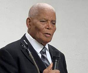 Glen Randell Salomon Bodden fue una persona de gran importancia en Roatán, Islas de la Bahía. Este domingo, el exdiputado que impulsó el Día Nacional de la Biblia en Honduras falleció a sus 88 años. Conozca más sobre su trayectoria a continuación.