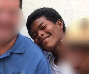 El cuerpo de “Morris” permanece en Medicina Forense, a la espera de una identidad que en vida nunca tuvo y que hoy le impide recibir sepultura para poder descansar en paz. Esta es la dolorosa historia de un joven que vivió en condición de calle y aun muerto no ha encontrado lugar para su eterno descanso.