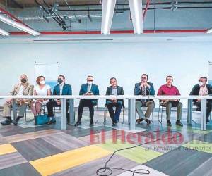 El Consejo Directivo de la institución nombró una comisión que tiene como finalidad conformar mesas de diálogo de donde surjan propuestas para terminar con la crisis.