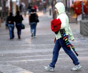 Los médicos recomiendan a la población abrigarse para protegerse de las bajas temperaturas que se registran en el territorio.
