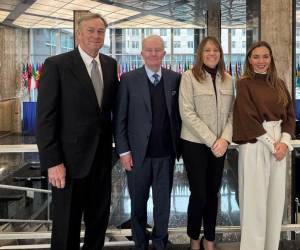 En representación de GK Global participaron Deborah Merrill, presidenta de la Junta Directiva; Edward Gribbin, miembro del directorio; David Miller, vicepresidente de Ventas; y Kathia Yacamam, vicepresidenta de Mercadeo.