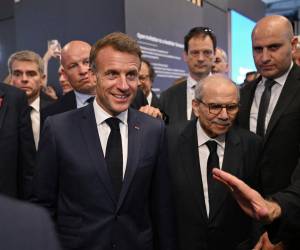 Emmanuel Macron advirtió este jueves de que no se puede decir que la <b>guerra en Oriente Medio</b> esté totalmente terminada.
