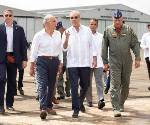 El presidente Nasry “Tito” Asfura recorrió junto a Luis Abinader la frontera entre República Dominicana y Haití, donde conoció el sistema de seguridad fronteriza implementado por República Dominicana para reforzar la vigilancia en la zona limítrofe con Haití.