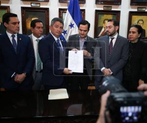 En un plazo no mayor a los cinco días, el pleno deberá definir el futuro del fiscal general suspendido.