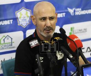 Espinel se mostró molesto en conferencia de prensas tras partido ante Olancho FC.
