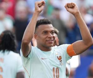 Mbappé le respondió a la senadora Celeste Amarilla y se han levantado dos imputación.