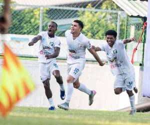 Imágenes del desarrollo del partido.