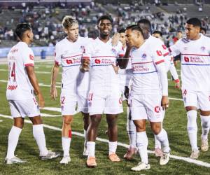 La afición del equipo Olimpia se hizo presente al estadio desde horas tempranas