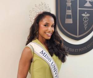La participación de Gabrielle Henry en Miss Universo quedó abruptamente interrumpida después de un percance ocurrido durante la ronda preliminar de vestimenta de noche en Bangkok, donde el certamen reunió a las candidatas el 19 de noviembre. La representante de Jamaica, quien ejerce como médica, fue trasladada de urgencia a un centro hospitalario tras el incidente y continúa bajo monitoreo especializado.