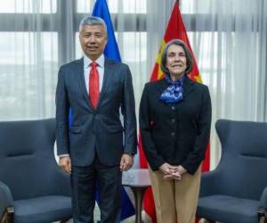 El embajador de China en Tegucigalpa,<b> Yu Bo</b>, y la canciller de Honduras, Mireya Agüero, se reunieron este jueves.
