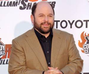 Courtney Stodden denuncia un sketch de 2012 en el que Jason Alexander frotaba un móvil contra su pecho siendo ella menor de edad. El actor de 'Seinfeld' ya se ha disculpado por lo ocurrido.