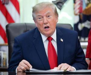 El presidente Donald Trump habló desde el Despacho Oval sobre Clinton, Obama y Biden y la posibilidad de un nuevo juicio político.