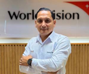 Jerson Raudales, Coordinador Nacional de Proyectos en World Vision, enfatiza en preparar a los niños sobre el cuidado del ambiente.