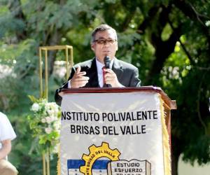 El profesor Víctor Fiallos Paz tenía 41 años de carrera y era muy querido por sus alumnos y compañeros de trabajo.