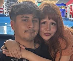 Jennifer Loera Zarco, de 25 años, y su pareja, Marc Trejo, de 26, perdieron la vida tras ser embestidos por un hombre en estado de ebriedad que huía de la policía en California, Estados Unidos. El accidente vehicular no solo apagó la vida de la pareja, sino también la del bebé que esperaban y que estaba a solo días de nacer. A continuación los detalles de la tragedia.