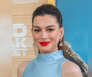 La actriz Anne Hathaway estrena este viernes el thriller psicológico Verity: La sombra de un engaño, en el que comparte créditos con Dakota Johnson y Josh Harnett.