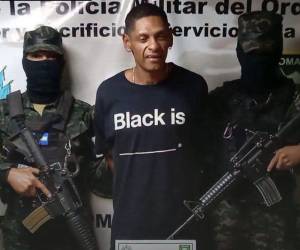 Agentes de la Policía Militar del Orden Público (PMOP) detuvieron a Jack, supuesto integrante de la Mara Salvatrucha (MS-13) en la colonia La Travesía de la capital.