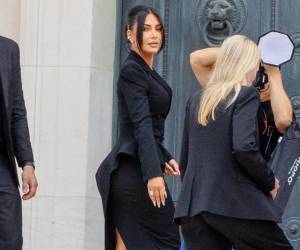 Kim Kardashian testificó este martes en el juicio contra la banda de asaltantes que le robó joyas valoradas en más de 10 millones de dólares en 2016. La empresaria aseguró que estaba segura de que iba a morir en el atraco. Estas fueron sus declaraciones.